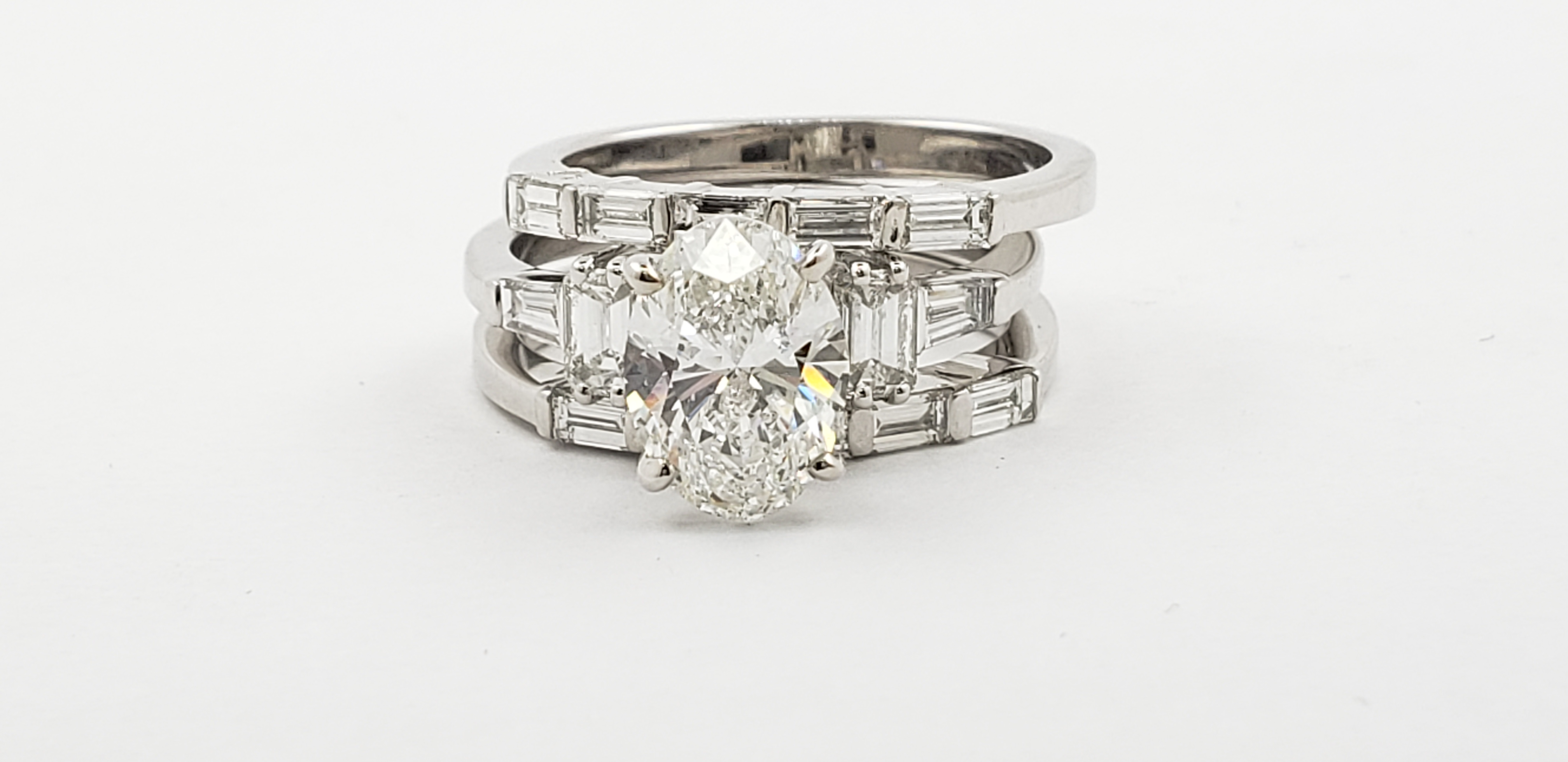 3 pcs Oval Shape Bridal Set with Emerald & Baguette Side Diamonds